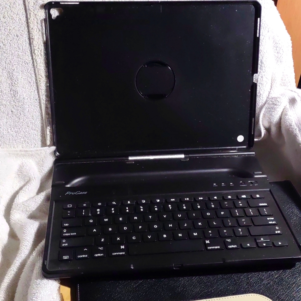 Pro-Case 12.5" iPad Pro  Hard Case Excellent Condition